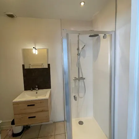 Apartment 2 A *