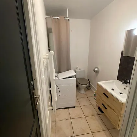 2 A Apartment *